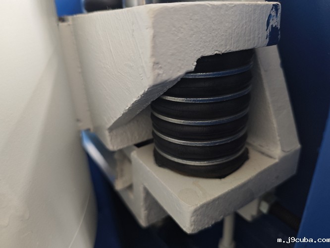 垂直+水平振动台(图4) 垂直+水平振动台(图4)