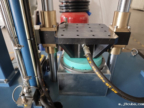 落锤式冲击试验系统的技术方案(图2) 落锤式冲击试验系统的技术方案(图2)