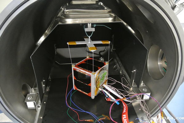 空间热真空试验舱在航天器元器件的应用(图2)