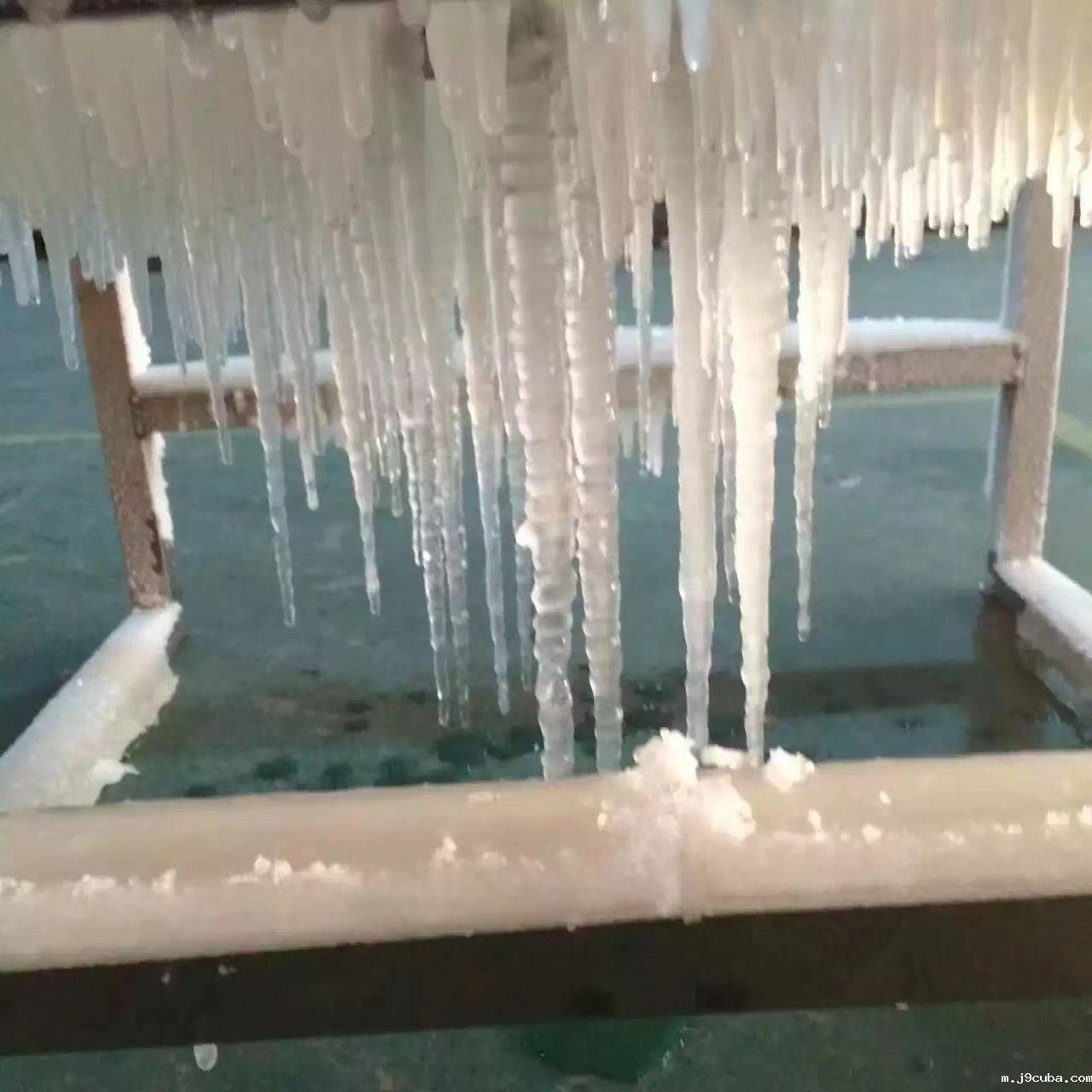 人工冻雨模拟实验箱的系统组成(图2)