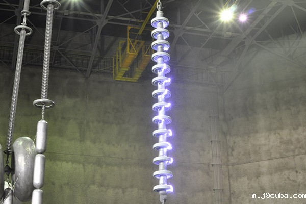 使用绝缘子人工污秽闪络设备做闪络试验(图3)